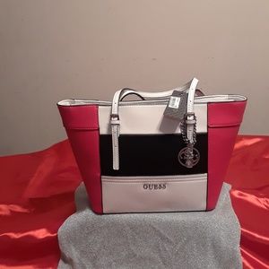 NEW GUESS BAG